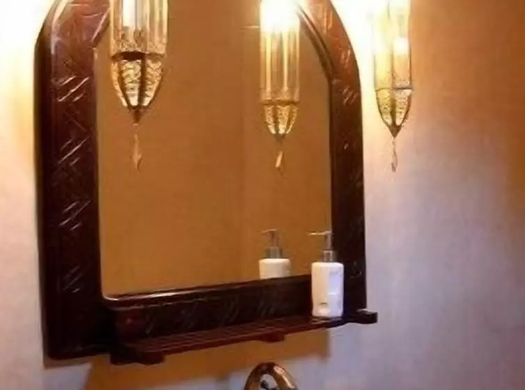 اتاق سوپریور, Riad Aderbaz