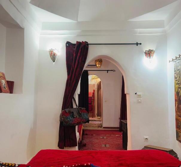 سوییت, Riad Alamine