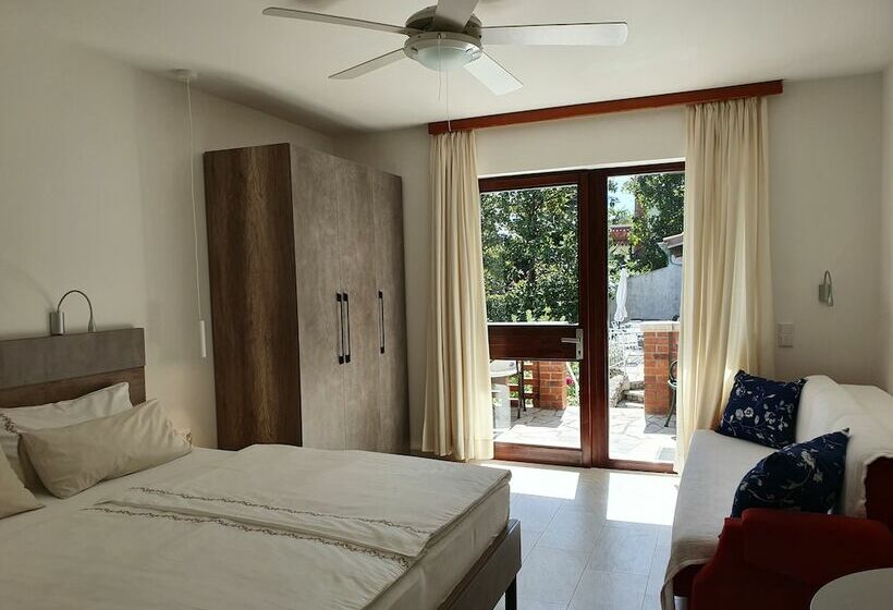 סטודיו סטנדרט עם נוף צדדי לים, Villa Kleiner