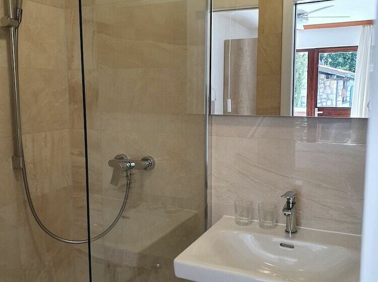 סטודיו סטנדרט עם נוף צדדי לים, Villa Kleiner