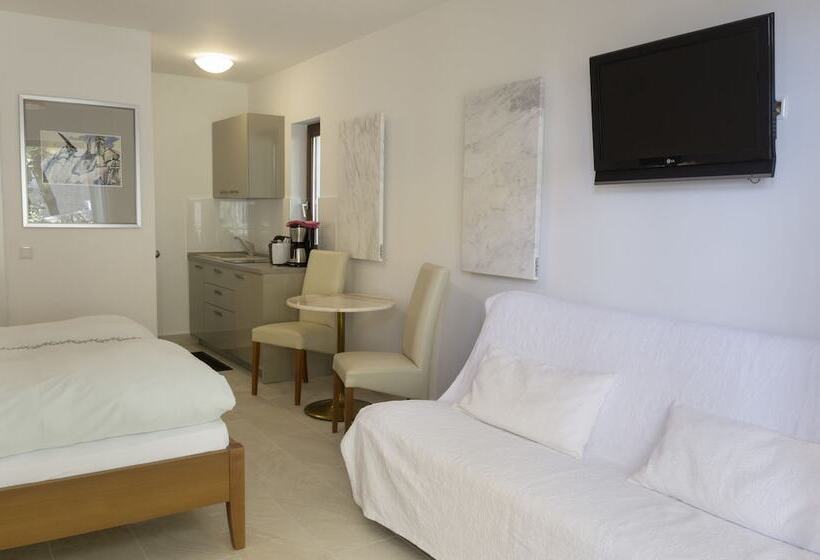 סטודיו סטנדרט עם נוף צדדי לים, Villa Kleiner