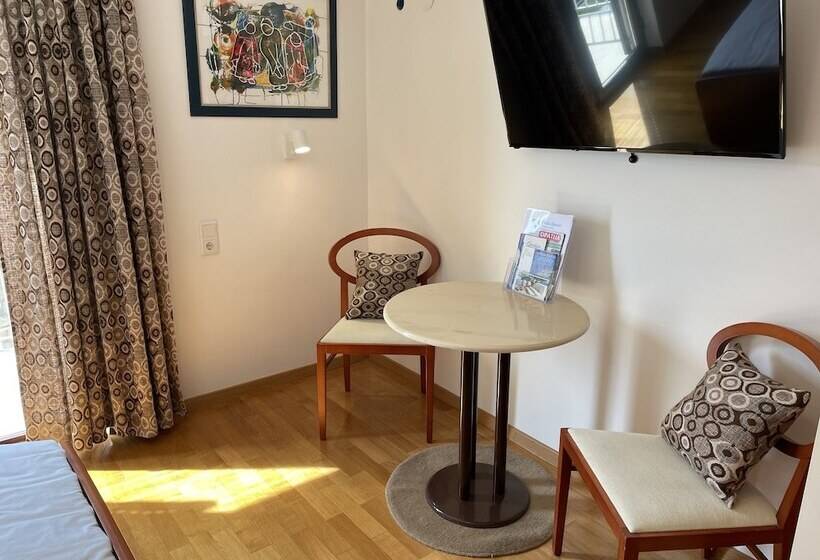 סטודיו סטנדרט עם נוף צדדי לים, Villa Kleiner