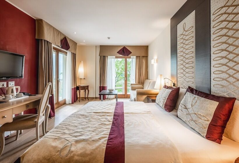 سوئیت جونیور با ماساژ آبی, Villa Madruzzo