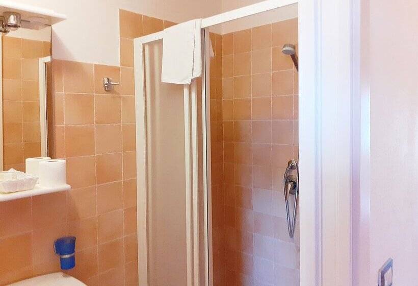 Номер Стандарт Трехместный, Villa Maria Pia