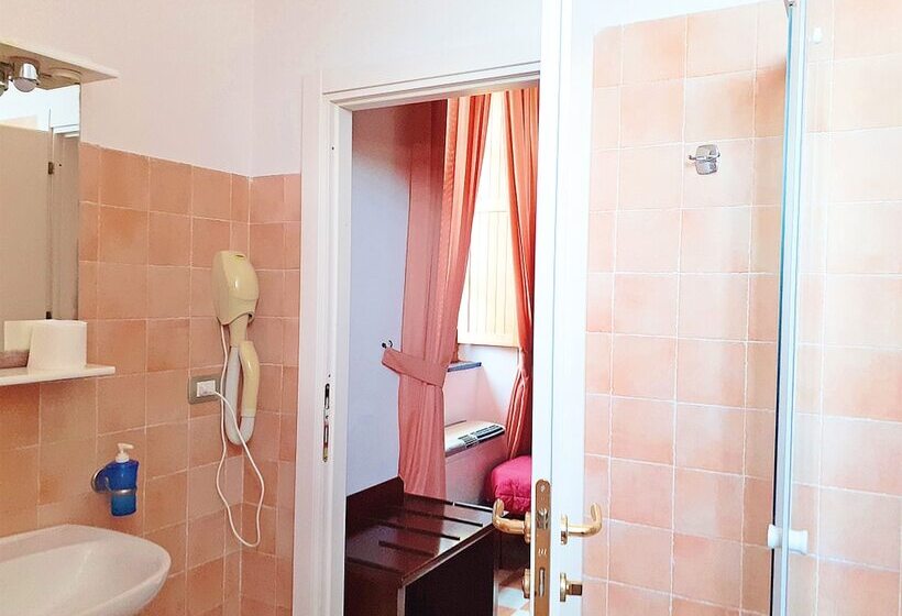 Четырехместный Номер Стандарт, Villa Maria Pia