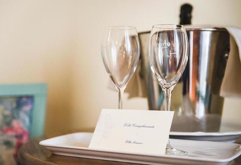 סוויטת ג'וניור, Villa Sonnino