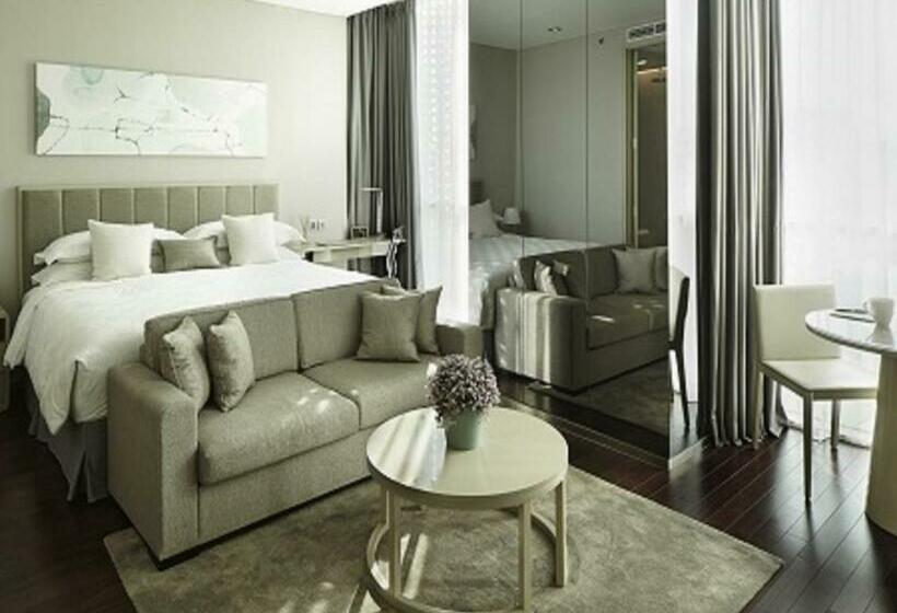 管理人员工作室, Fraser Residence Menteng, Jakarta