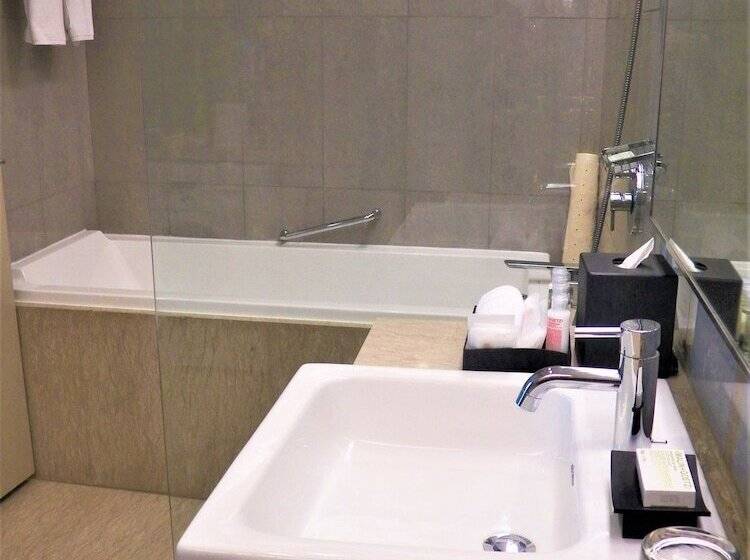 管理人员工作室, Fraser Residence Menteng, Jakarta
