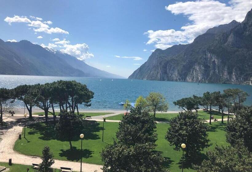 豪华湖景房, Bellariva