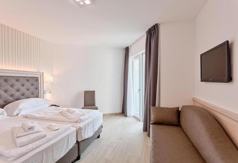 豪华三人间, Bellariva