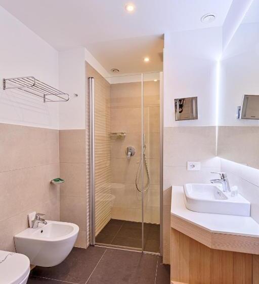 Superior room with lake view, Bellariva