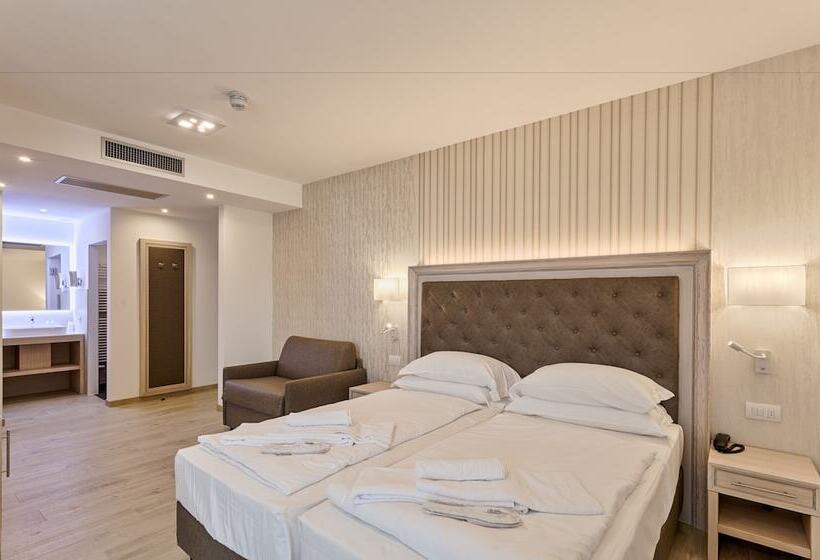 Comfort room with lake view, Bellariva