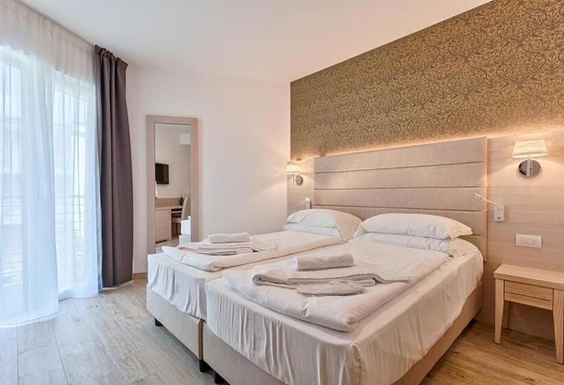 Comfort room with lake view, Bellariva