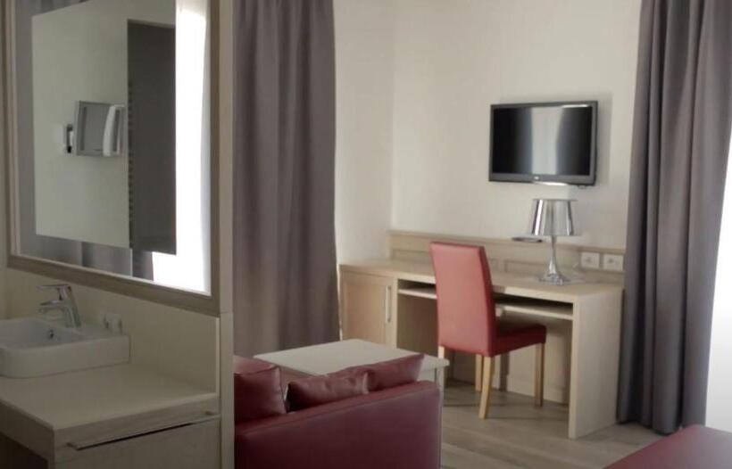 带河湖景观的轻年套房, Bellariva