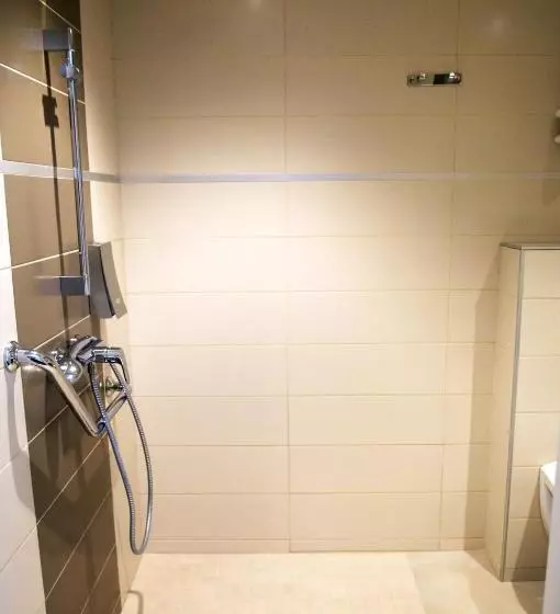 身障者適用スタンダードルーム, Brit Hotel Montpellier Euromédecine