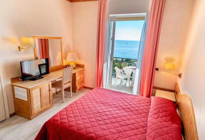 海景标准间带阳台, Bobby Executive