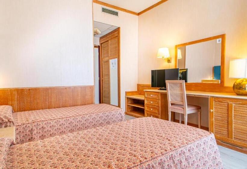 标准间, Bobby Executive