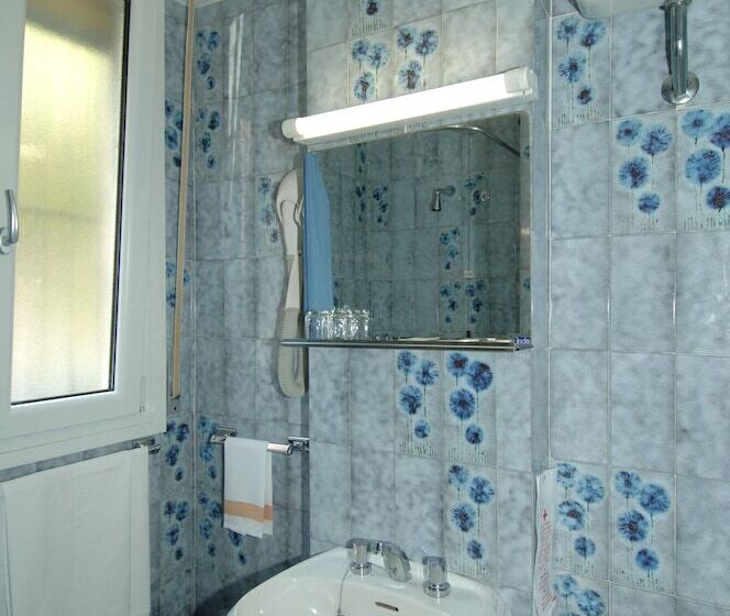 标准间, Bobby Executive