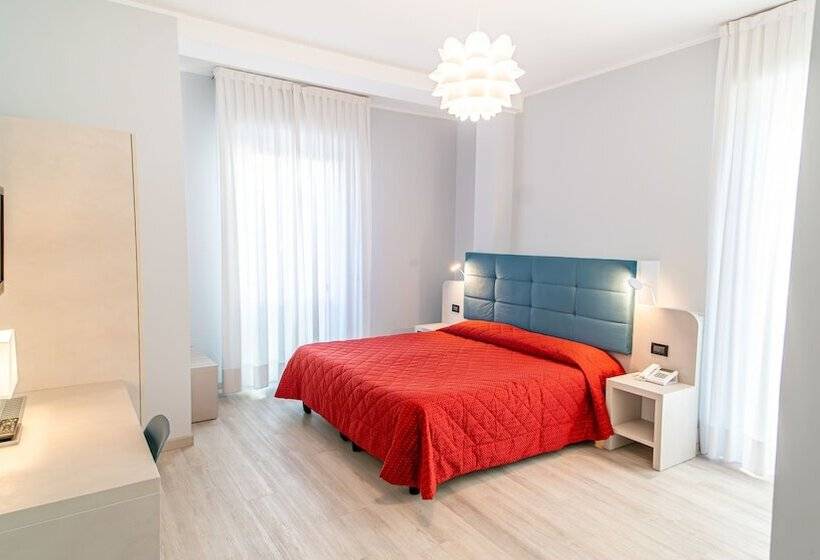 标准间, Bobby Executive