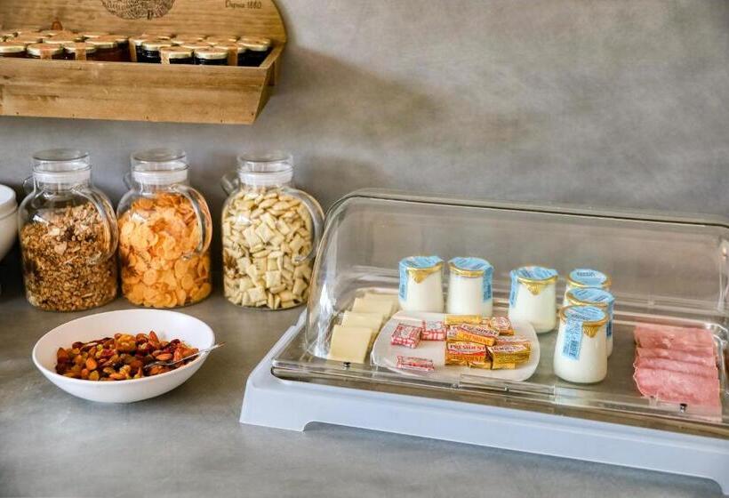 측면 바다 전망 스탠다드 3인룸, Cap Nègre Hôtel