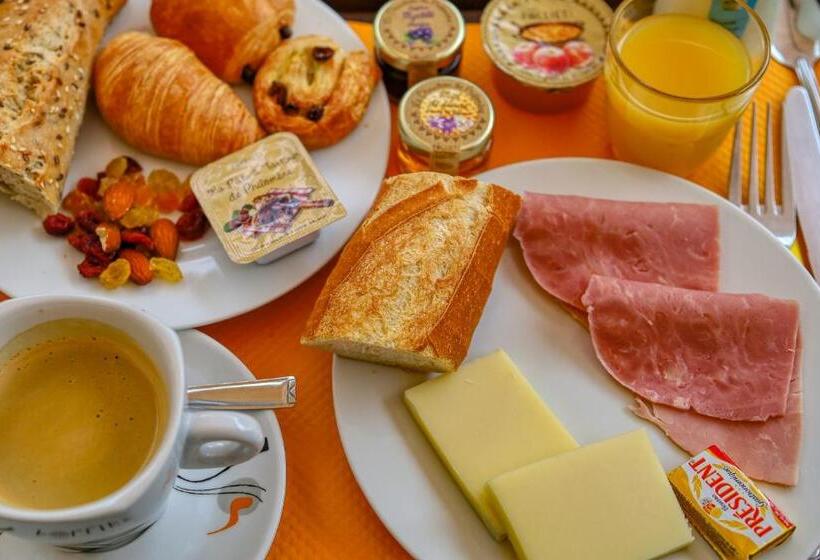اتاق استاندارد سه نفره با چشم‌انداز کنار دریا, Cap Nègre Hôtel