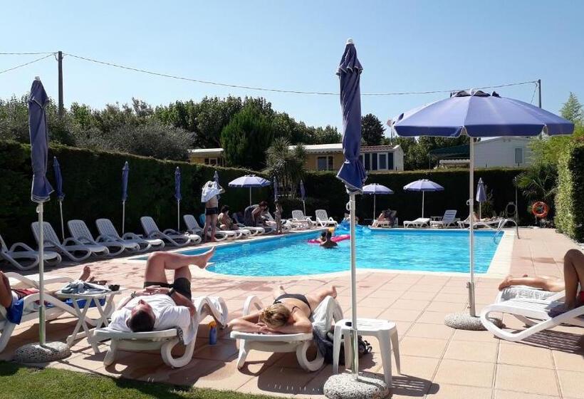 اتاق استاندارد سه نفره, Fornaci