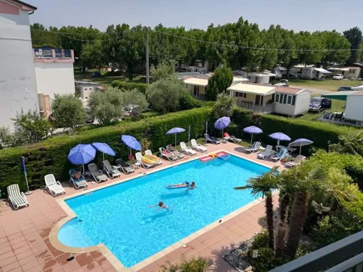 标准三人间, Fornaci