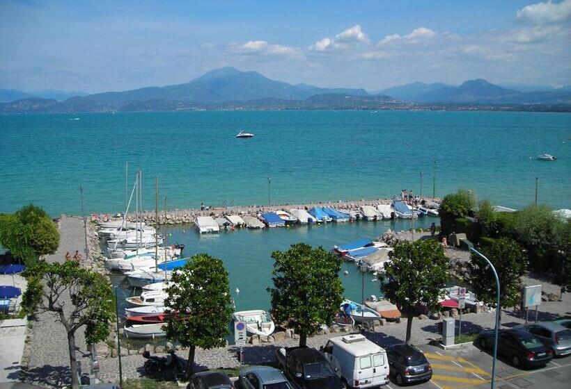 经典四人房间, Fornaci