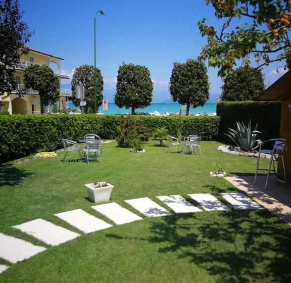 经典四人房间, Fornaci