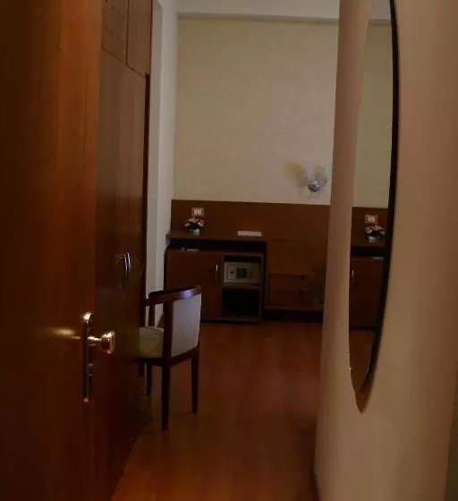 スタンダード４人部屋, Gala