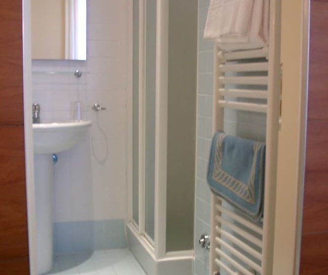 标准单人间, Gala