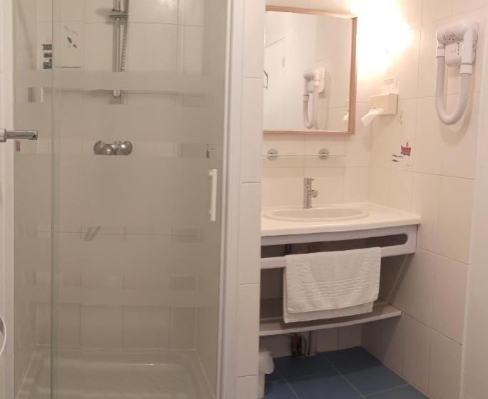 غرفة عائلية, Logis Hôtel La Rosière