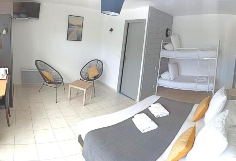 غرفة عائلية, Logis Hôtel La Rosière