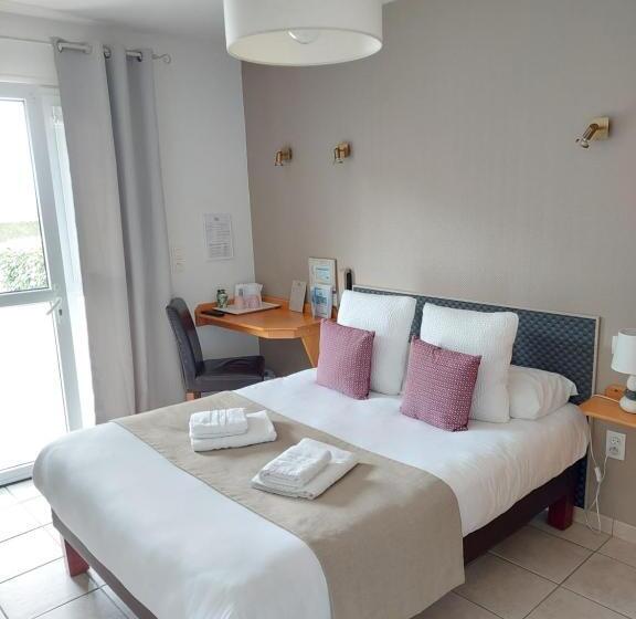 غرفة قياسية لذوى الاحتياجات الخاصة, Logis Hôtel La Rosière