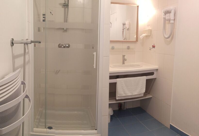 غرفة كومفورت ثلاثية, Logis Hôtel La Rosière