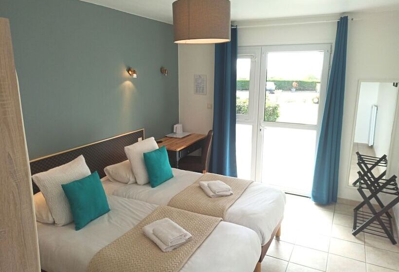 غرفة قياسية لذوى الاحتياجات الخاصة, Logis Hôtel La Rosière