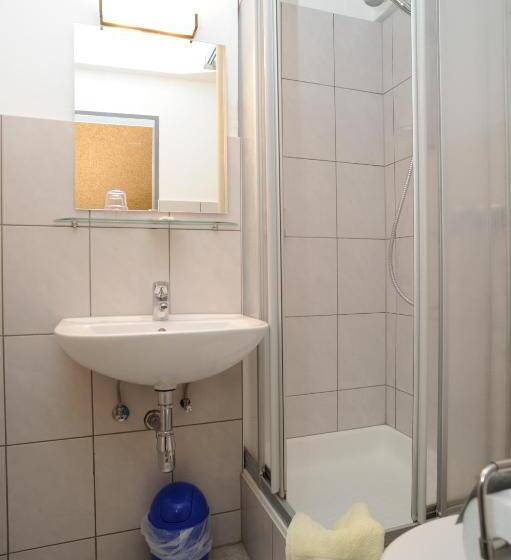 스탠다드 룸, Karolinger