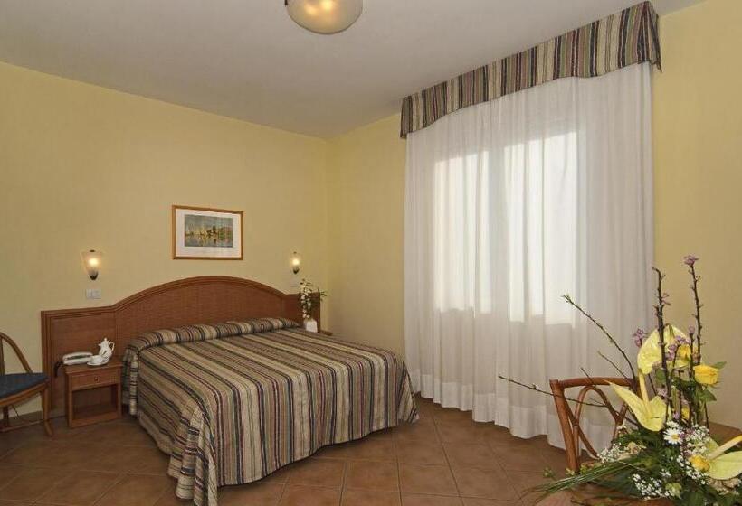 اتاق استاندارد با بالکن, Katy