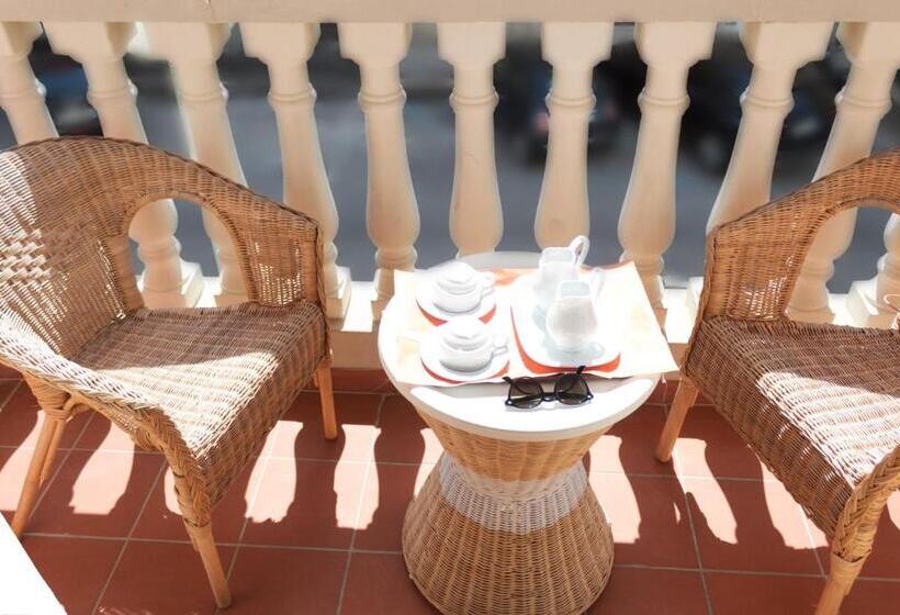 اتاق استاندارد با بالکن, Katy