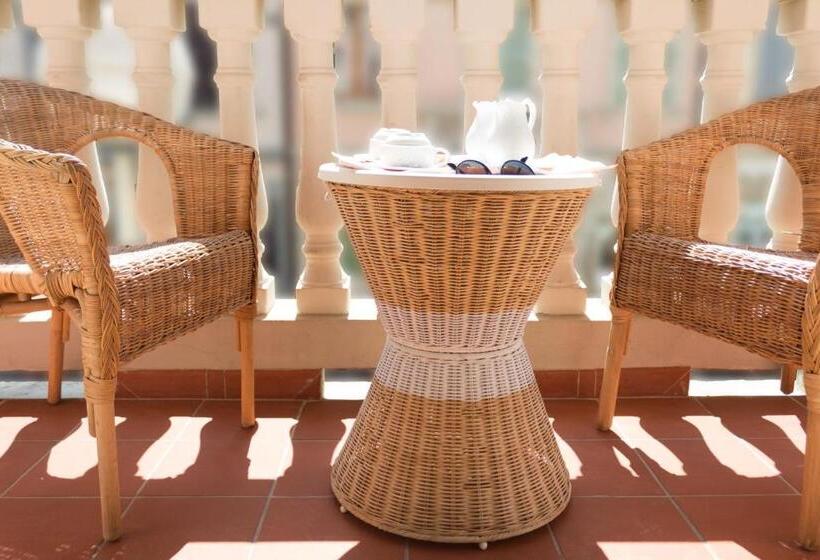 اتاق استاندارد با بالکن, Katy