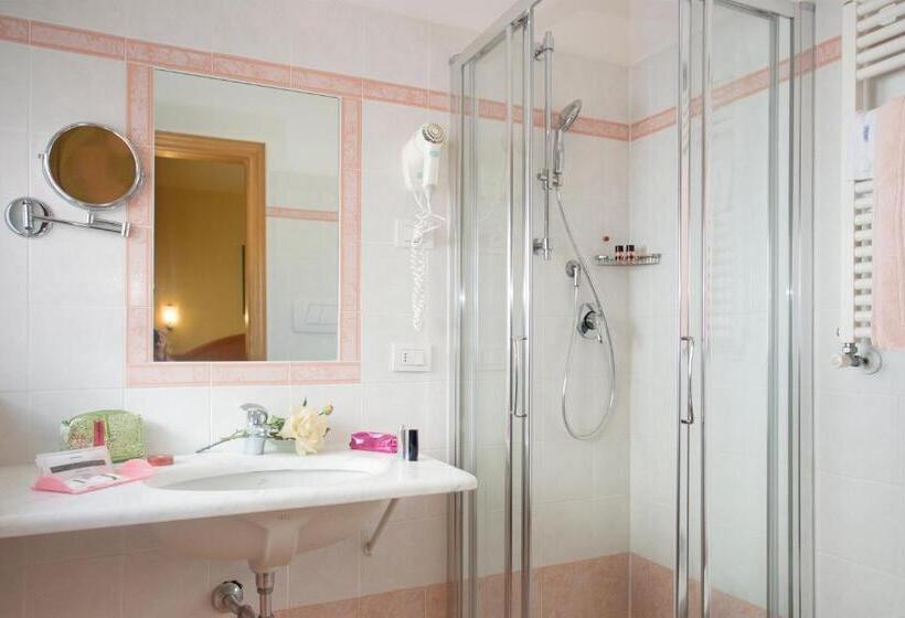 اتاق استاندارد با بالکن, Katy