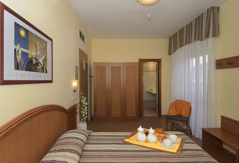 اتاق استاندارد با بالکن, Katy