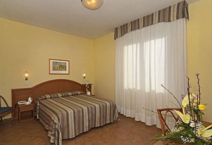 اتاق استاندارد با بالکن, Katy