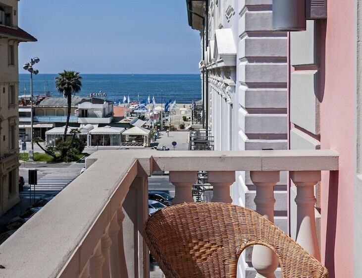 اتاق استاندارد با بالکن, Katy