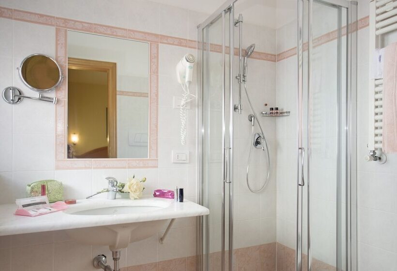 اتاق استاندارد, Katy