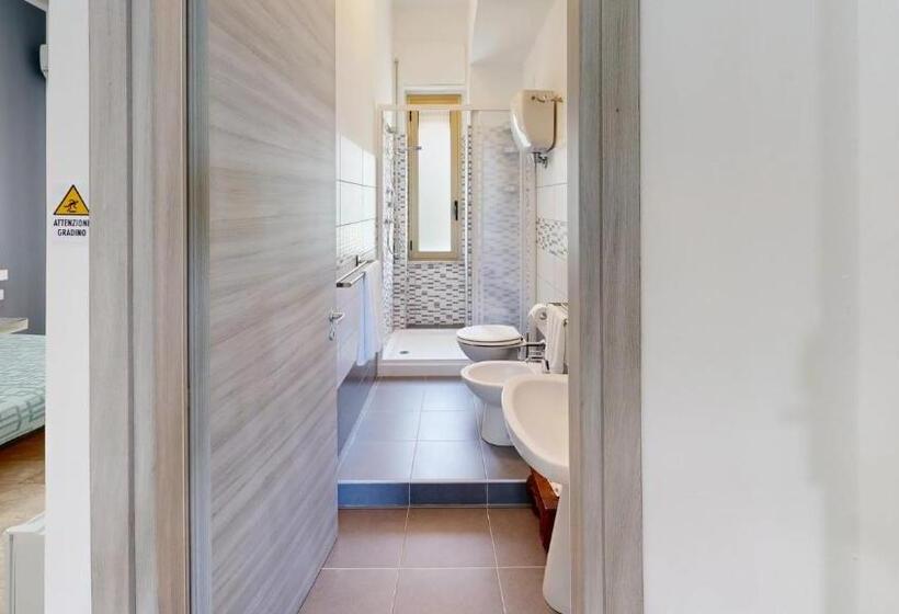 חדר בסיסי, La Casa Di Tina