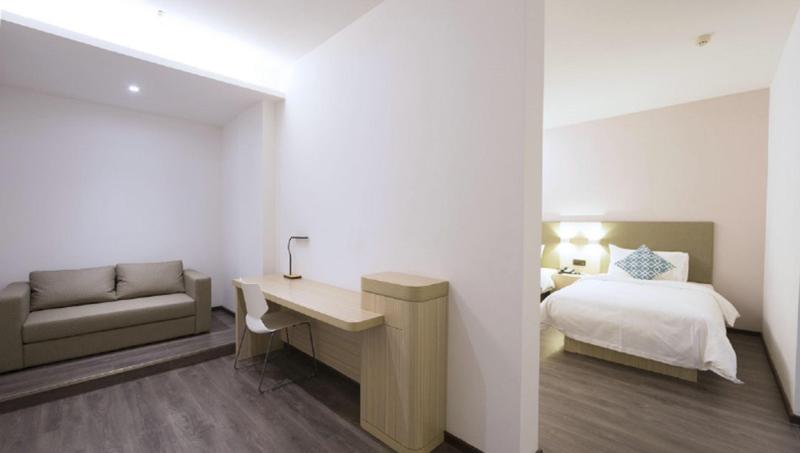 غرفة عائلية, Linden