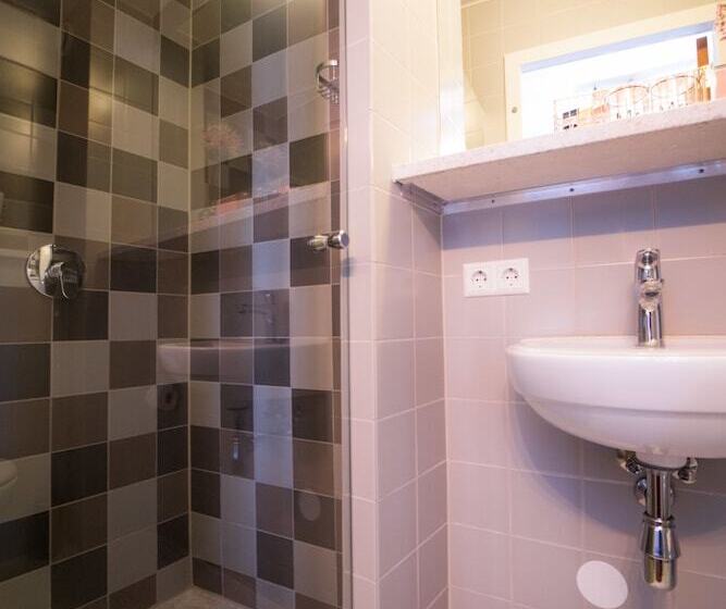 غرفة قياسية, Linden