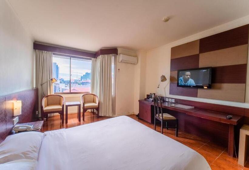 Номер Deluxe, Adika Hotel Bahtera