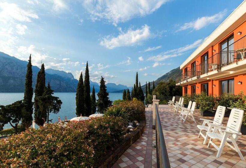 Superior room with lake view, Oasi Beach